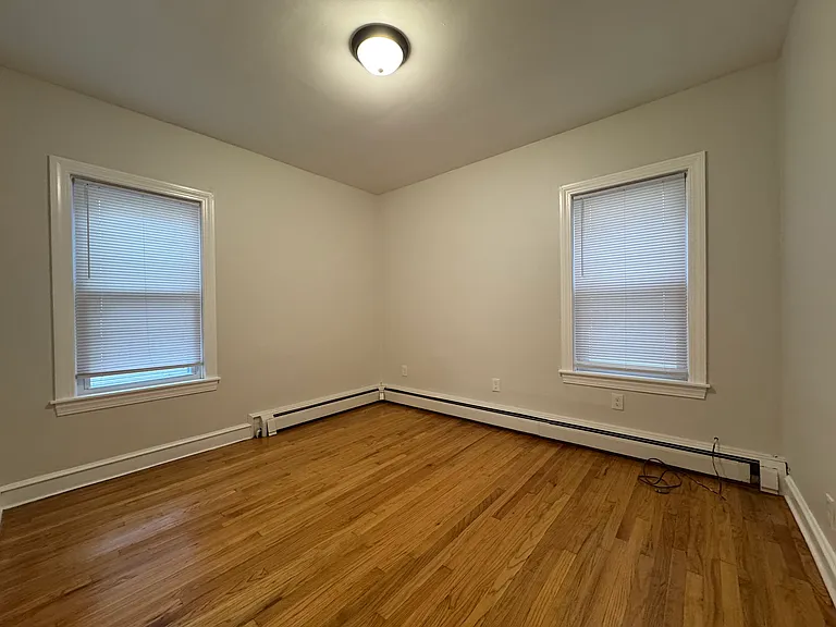 631 Walnut St #1 — Photo 9