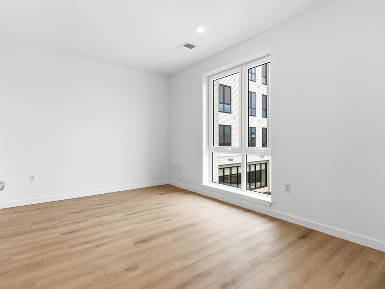 2454 Lafayette Rd #201 — Photo 17