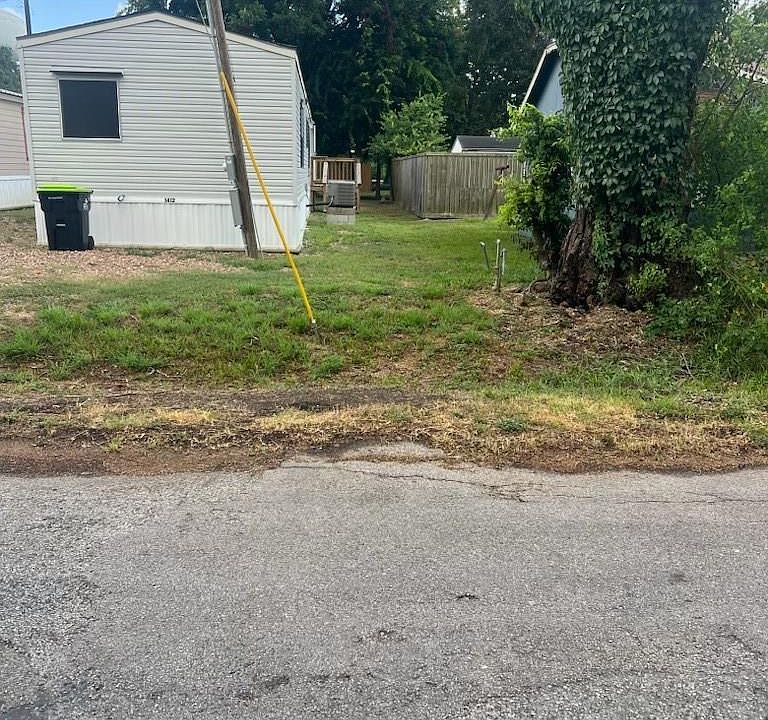 1st image of 1412 Austin St