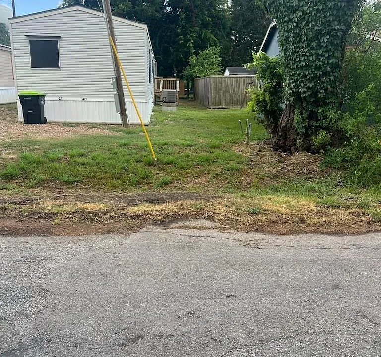 1412 Austin St