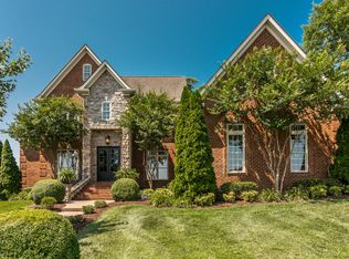 102 S Scarbrough Ct, Gallatin, TN 37066