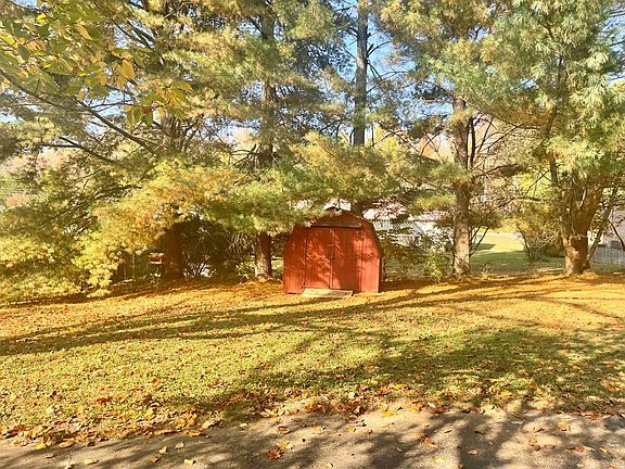 5th image of 450 Dogwood Cir