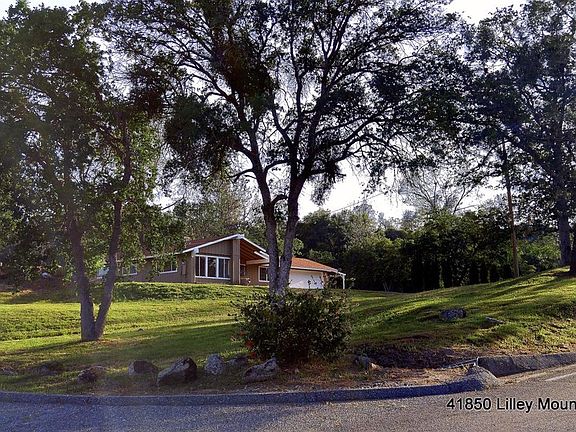 3rd image of 41850 Lilley Mountain Dr
