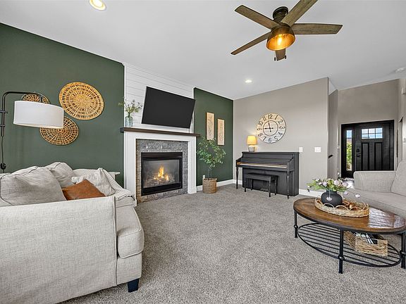 5th image of 2118 Wycliffe Ct SW