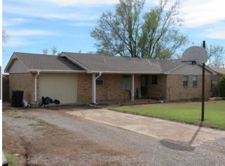 1206 D St, Arapaho, OK 73620