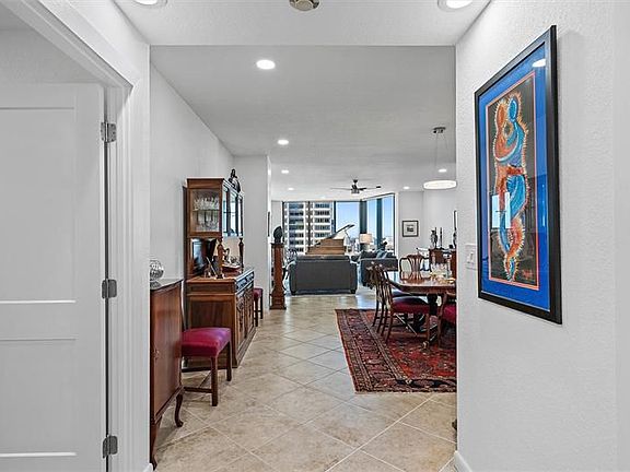 4th image of 1 Beach Dr SE Unit 1910