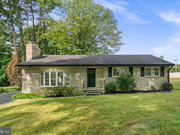 2802 Greenway Dr, Ellicott City, MD 21042