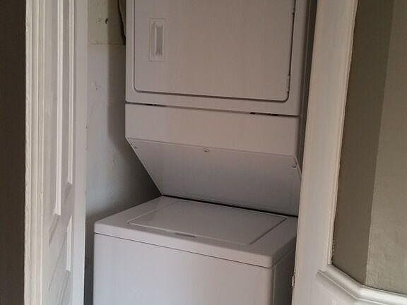 private 2nd flr laundry