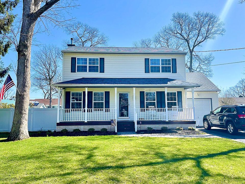 129 Holiday Blvd, Center Moriches, NY 11934 Zillow