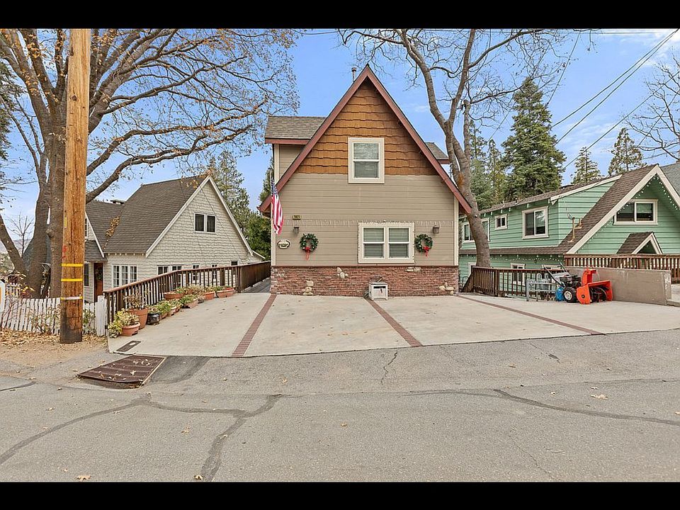 1st image of 28820 Cedar Dr