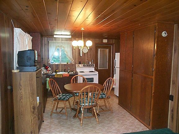 Kitchen & Dinning Area