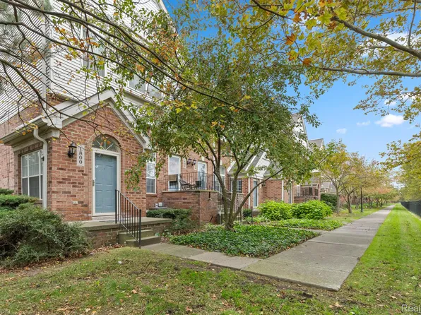 1800 Campau Farms Cir, Detroit, MI 48207