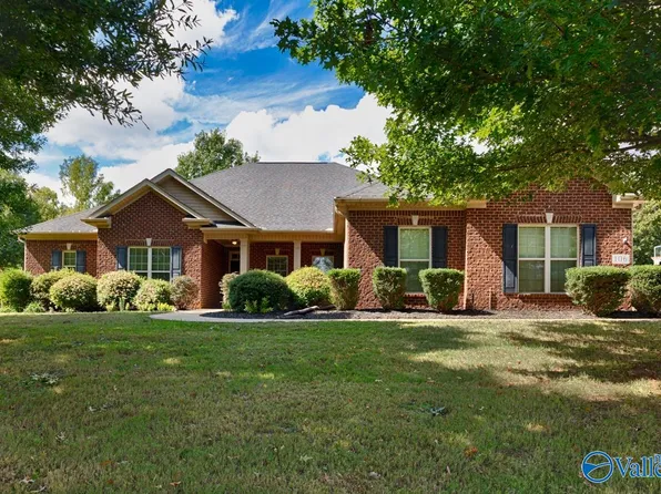 106 Ivy Green Ln, Huntsville, AL 35811