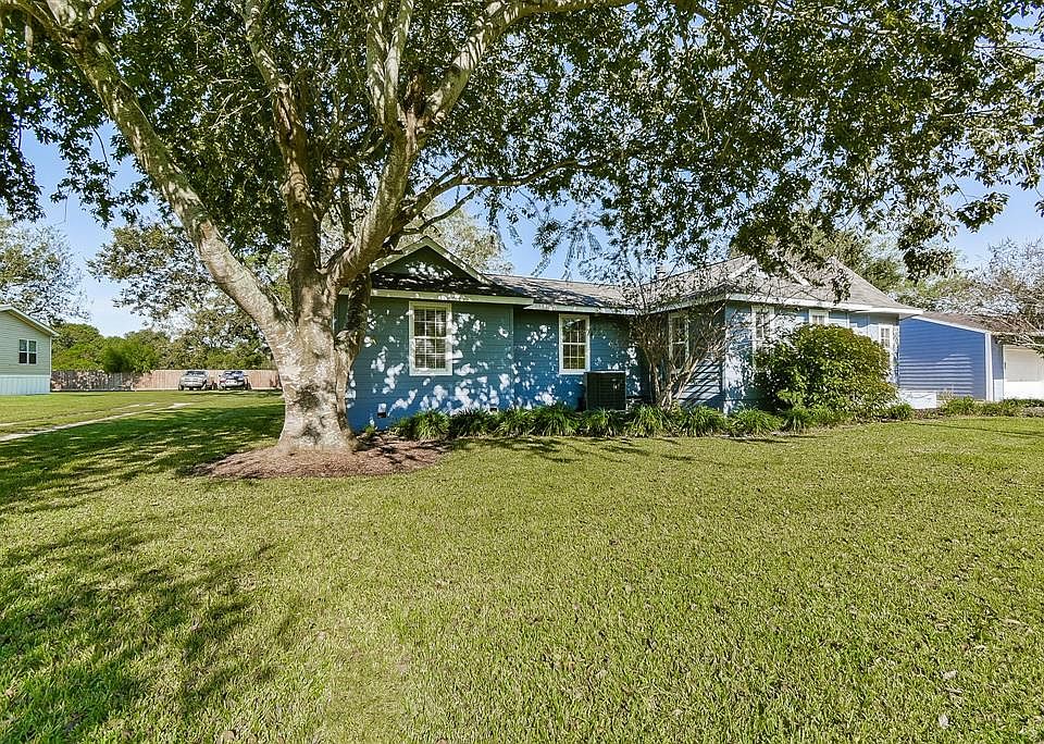 1st image of 10570 Country Meadow Dr