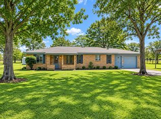 11311 Reinecker Rd, Wallis, TX 77485