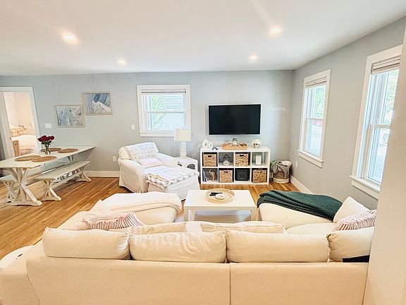 3rd image of 66 Dorchester St