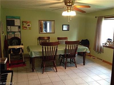 4th image of 849 Woodlawn Ave