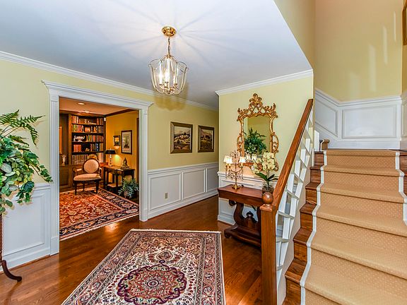 5th image of 2623 Hill Ct