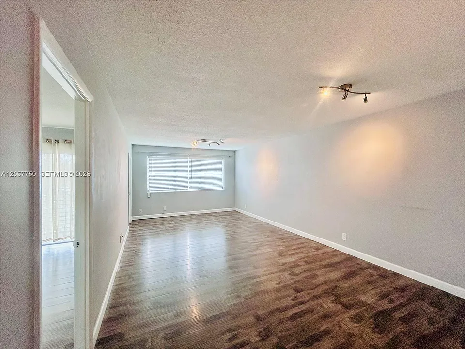 2300 Park Ln #201