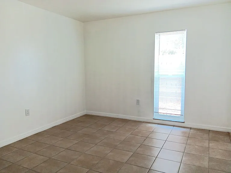885 Beltrees St #7 — Photo 3