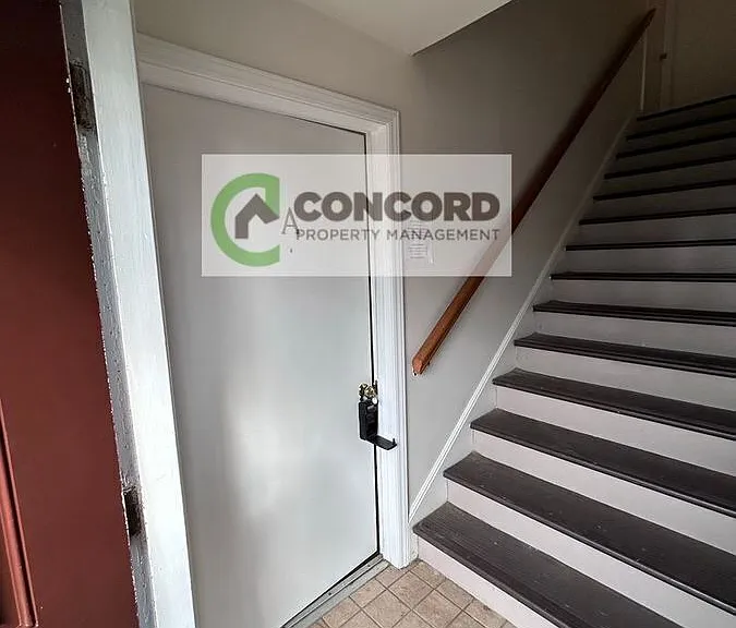 612 Fairmont St #A — Photo 2