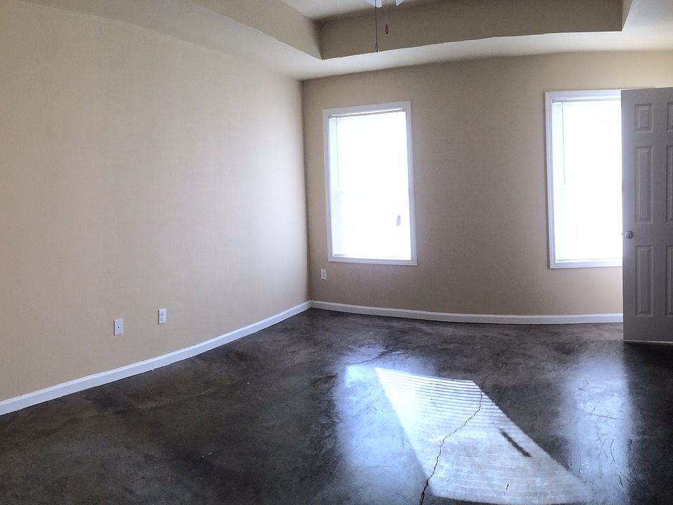 2nd image of 107 S Oak St APT 16