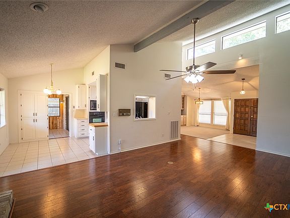 3rd image of 104 Woodwind Dr