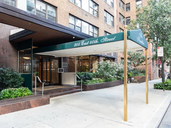 305 East 40th Street image 23 of 25