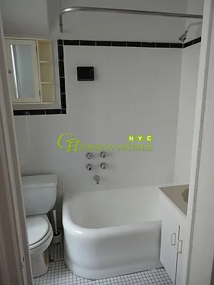 Rented by Green Home NY Realty LLC | media 3