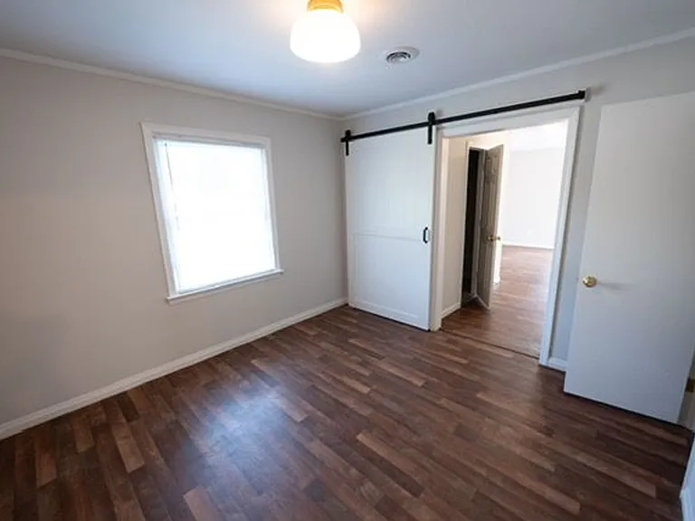 2240 McClung Ave — Photo 9