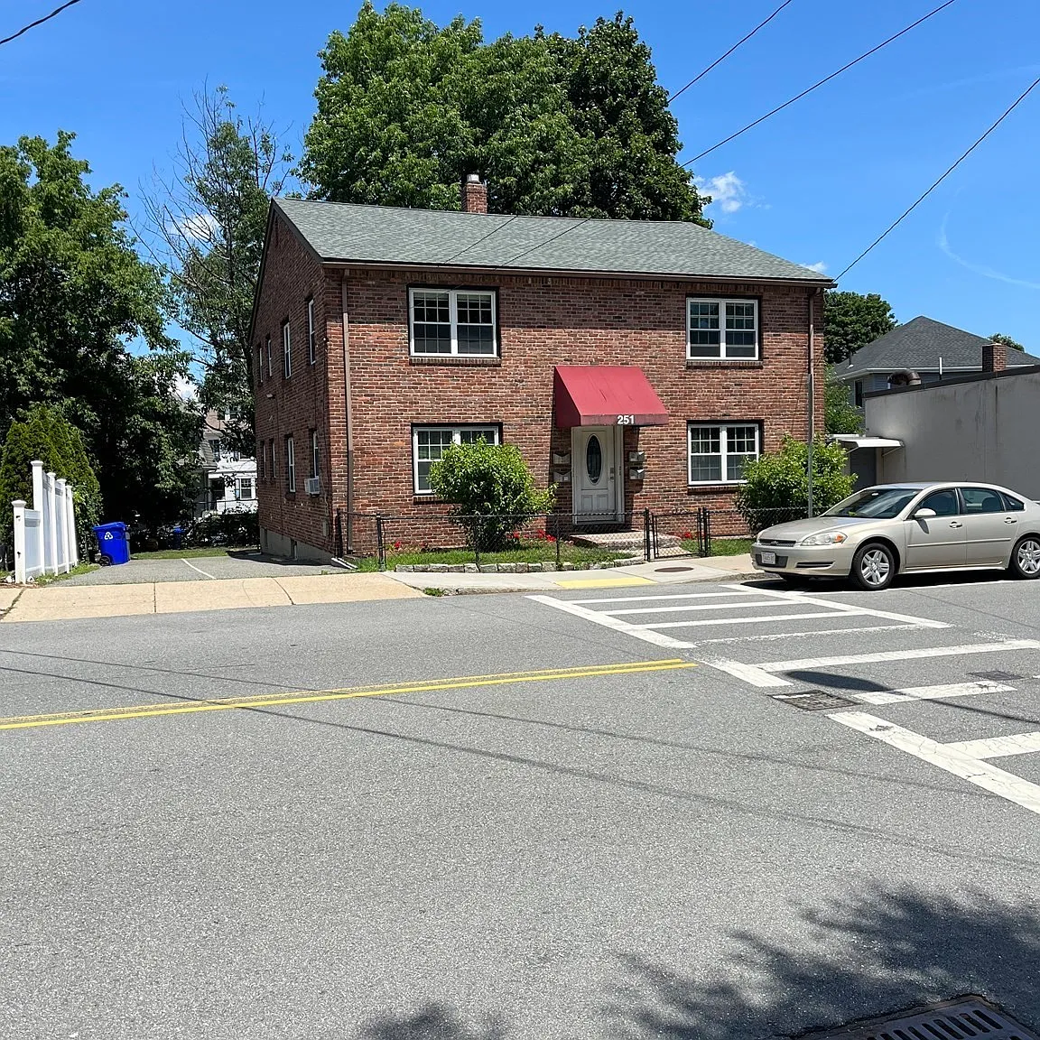1 bed, 1.0 bath, 650 sqft, $2,375 — Photo 2