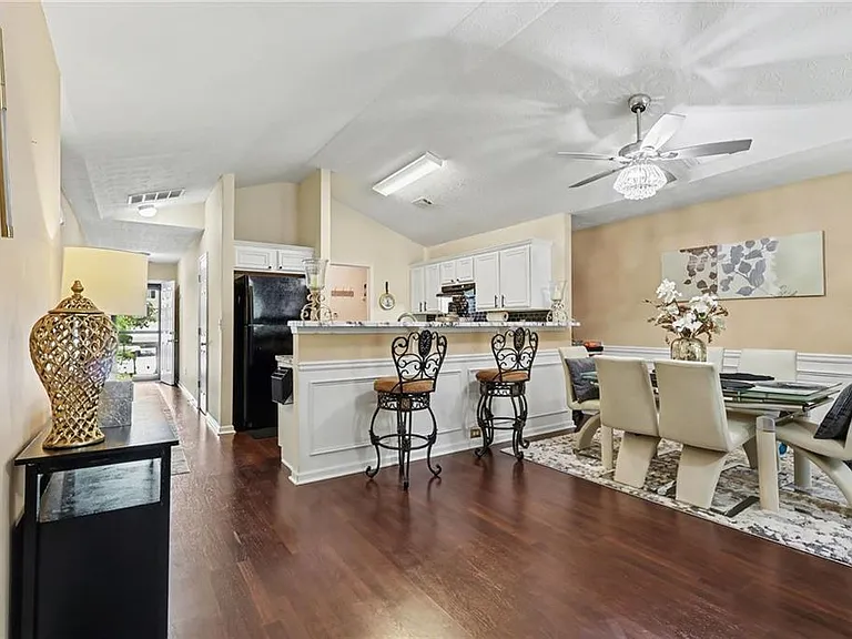 6390 Shadow Sq — Photo 11