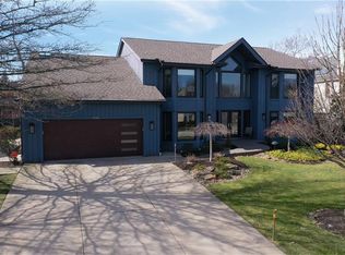 2440 Blossom Ln, Beachwood, OH 44122