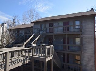 9187 S Pointe Retreat Dr, Bloomington, IN 47401