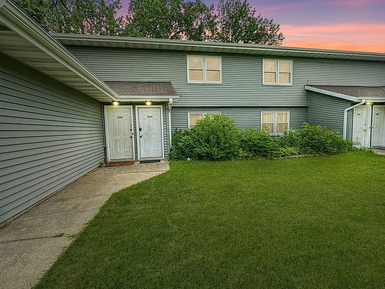 3344 Berwood Ct W — Photo 16
