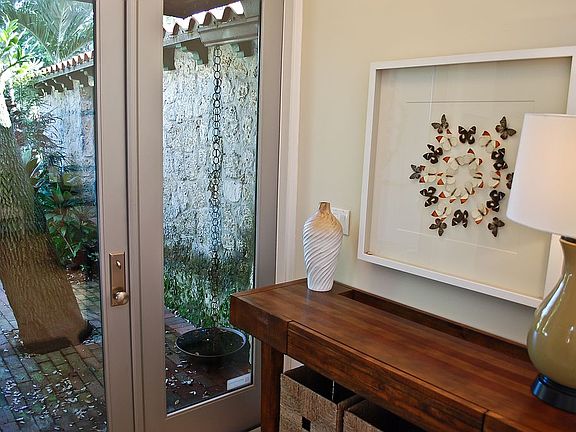 Bright and welcoming foyer