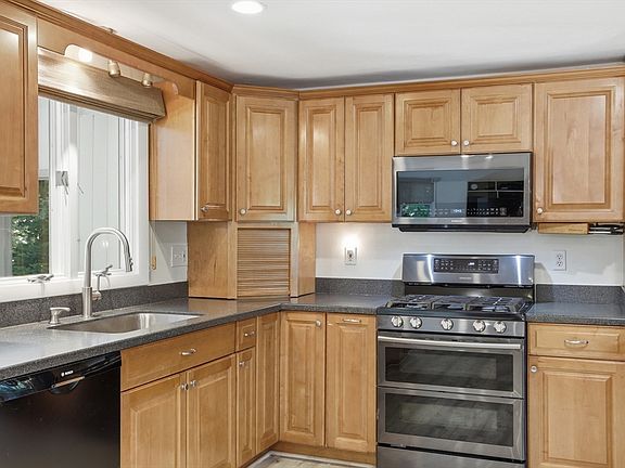 4th image of 289 Concord Rd