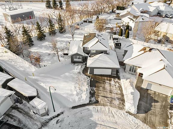 4th image of 935 Fairbrother Close