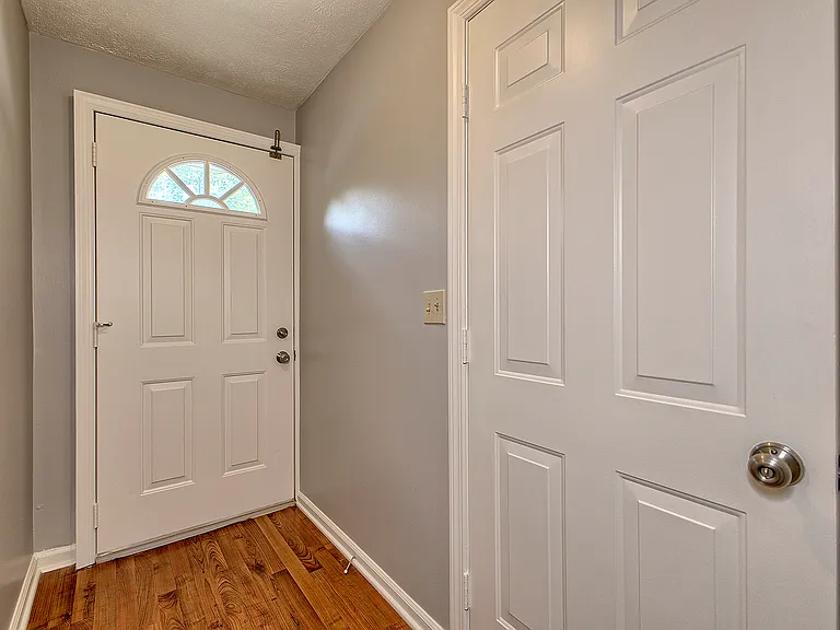 128 Winston Way — Photo 4