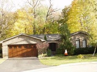 4416 Dawngate Ct, Rolling Meadows, IL 60008