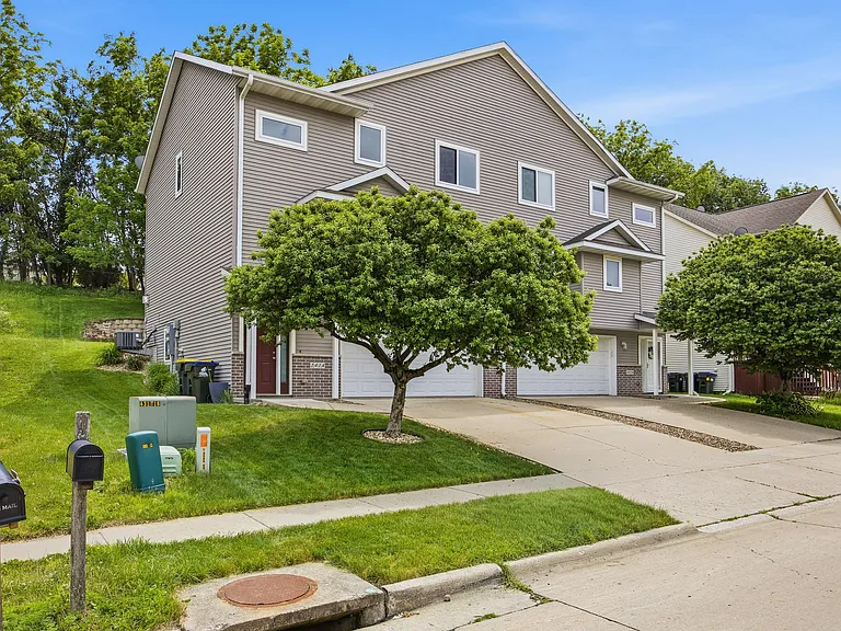 2414 Catskill Ct — Photo 24