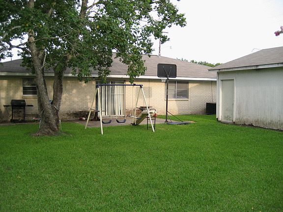 2nd image of 301 Avenue F