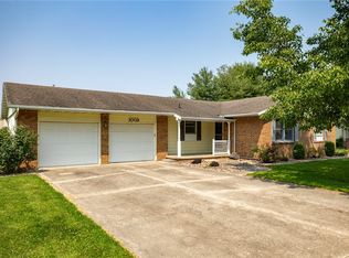 1009 N Henrietta St, Effingham, IL 62401