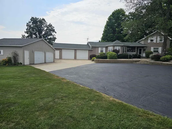 N2687 Zastrow Rd, Weyauwega, WI 54983