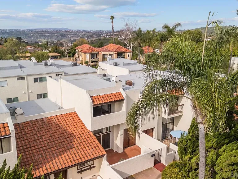 7410 Caminito Carlotta — Photo 7