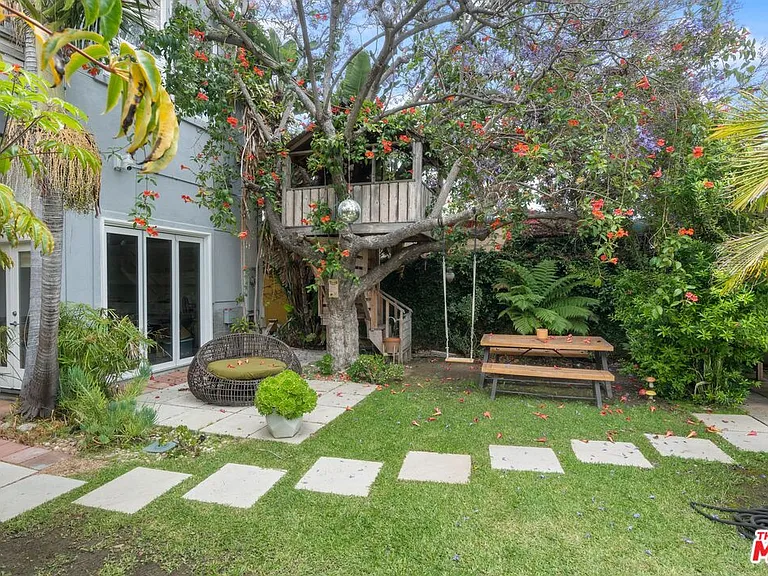 678 Broadway St — Photo 21