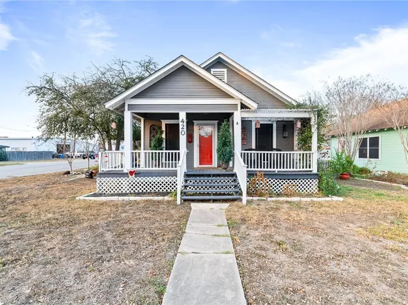 420 W Borden St, Sinton, TX 78387