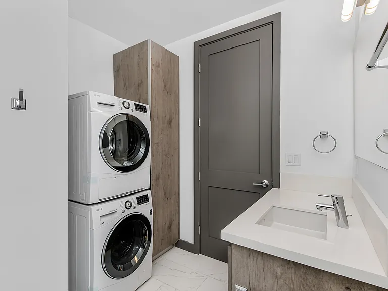 10760 Palms Blvd #3 — Photo 4