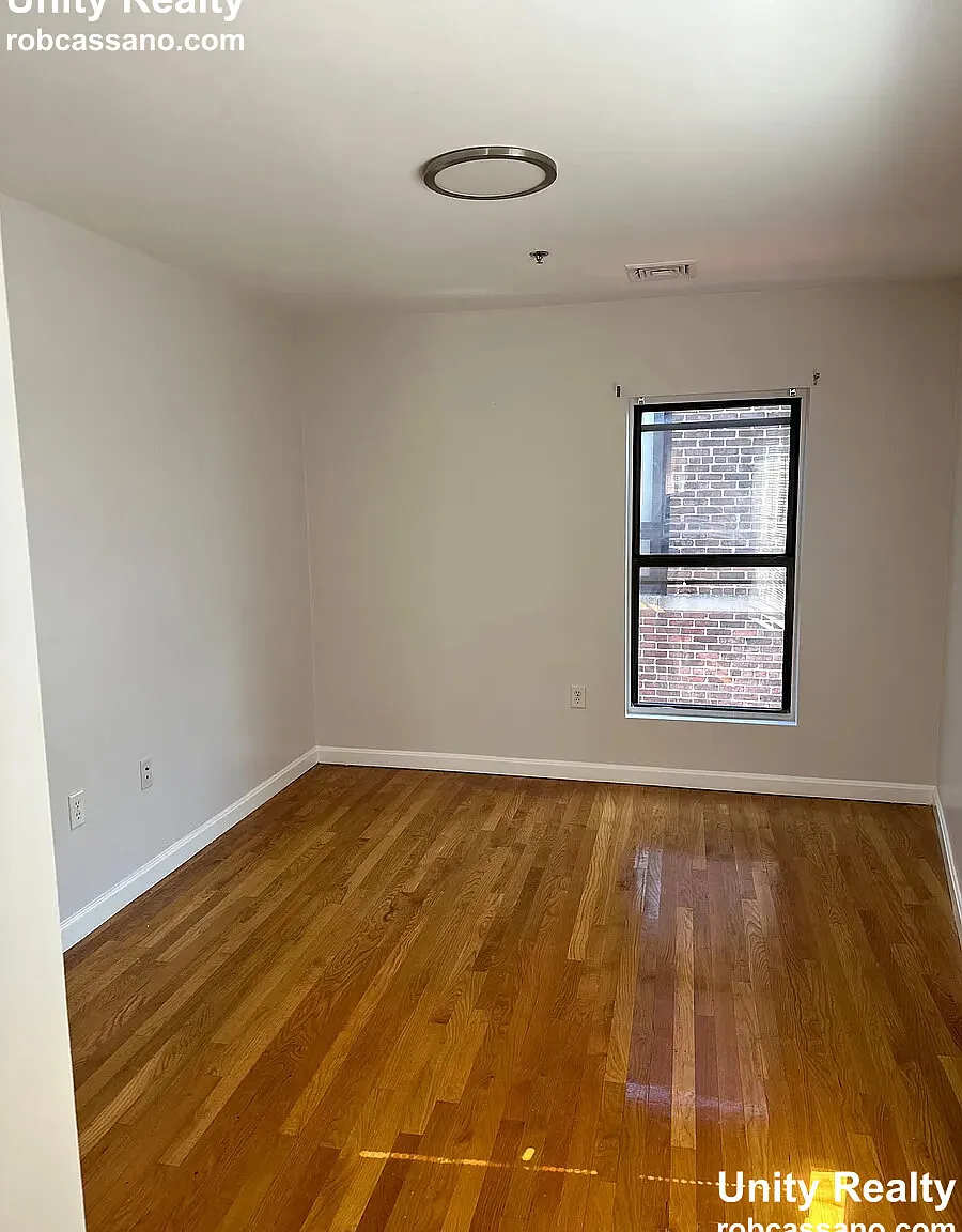 2 bed, 1.0 bath, $2,700 — Photo 3