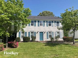 12 Hickory Knoll Ct, Greensboro, NC 27407